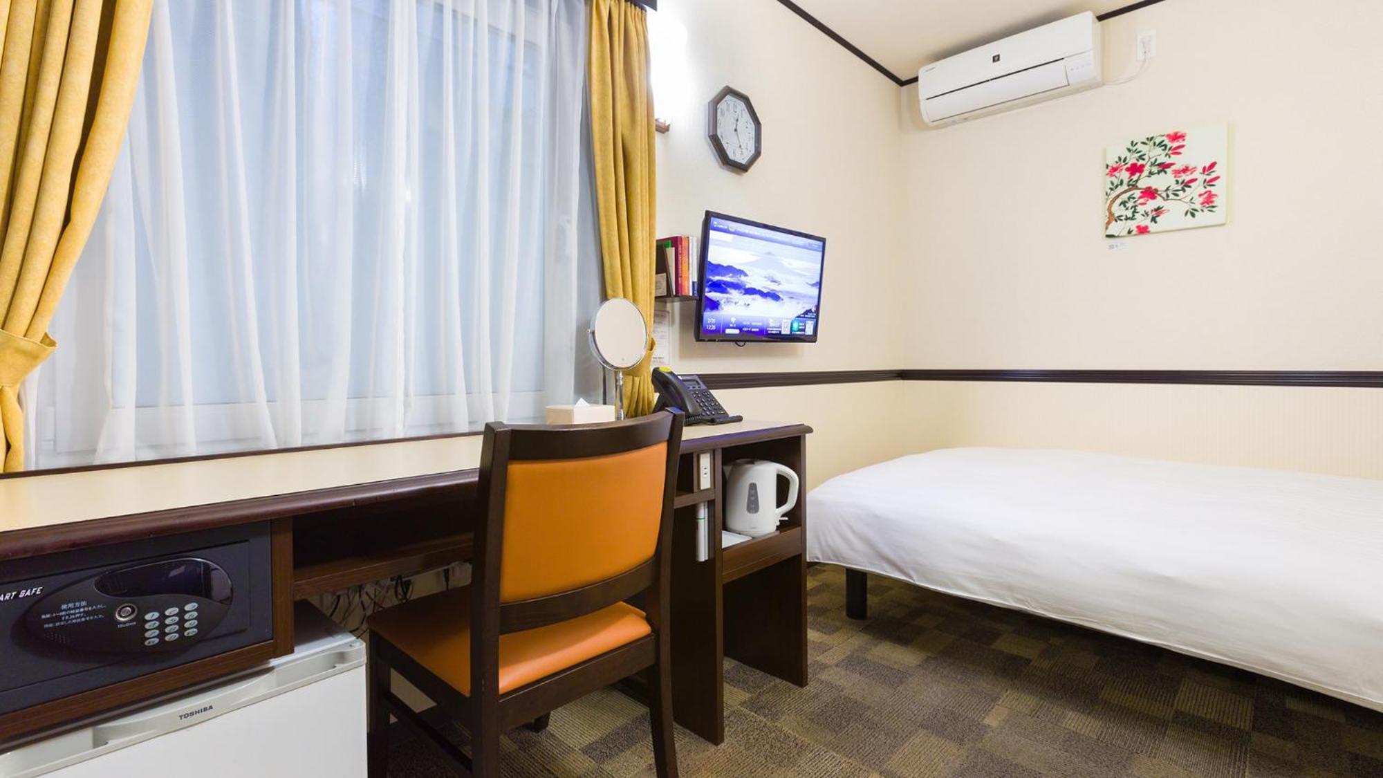 Toyoko Inn Tokyo Eki Yaesu Kita Guchi الغرفة الصورة