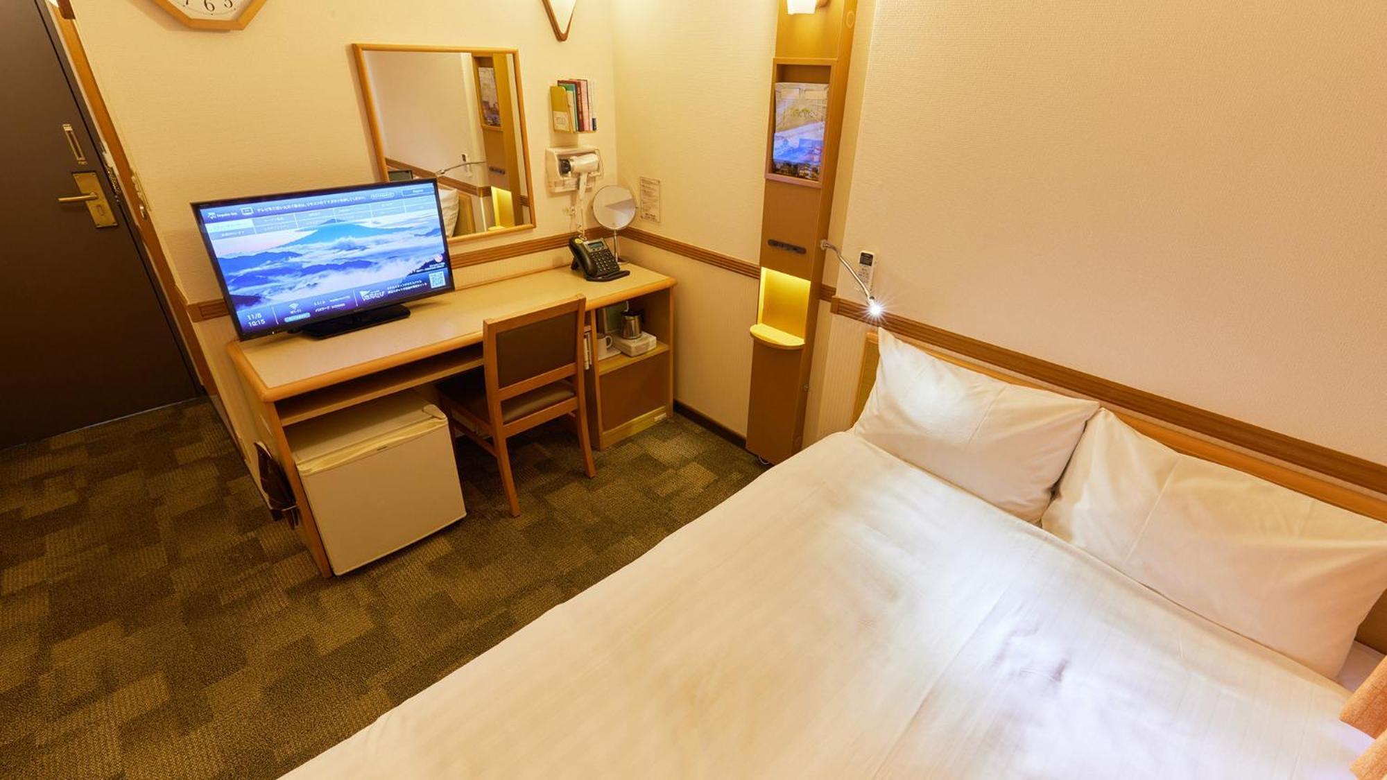Toyoko Inn Tokyo Eki Yaesu Kita Guchi الغرفة الصورة