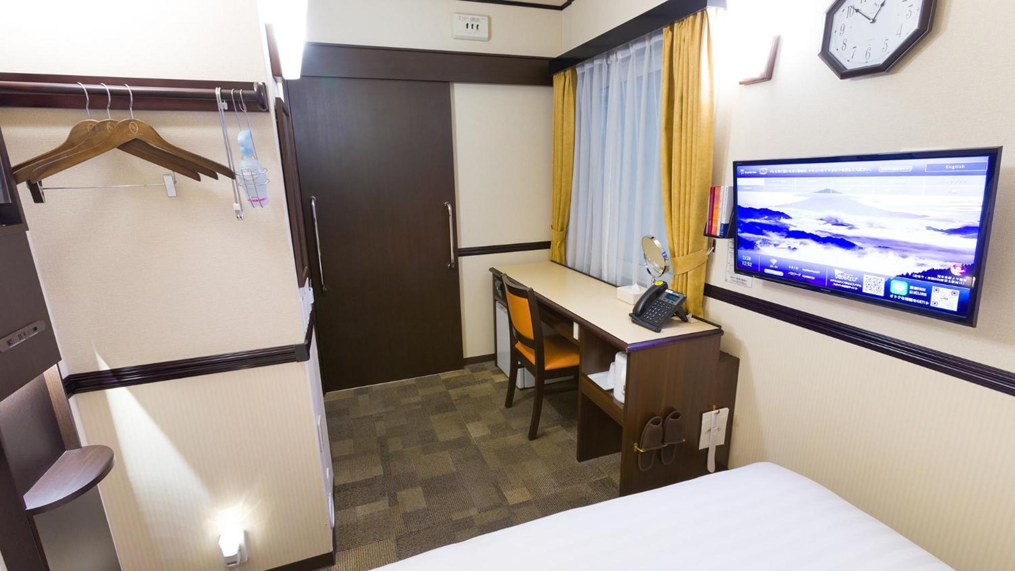 Toyoko Inn Tokyo Eki Yaesu Kita Guchi الغرفة الصورة